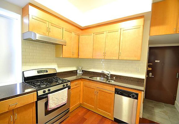 5th image of 248 E 111th St #2F