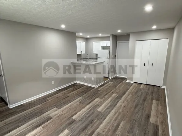 2881 Winter Gdn, Lexington, KY 40517