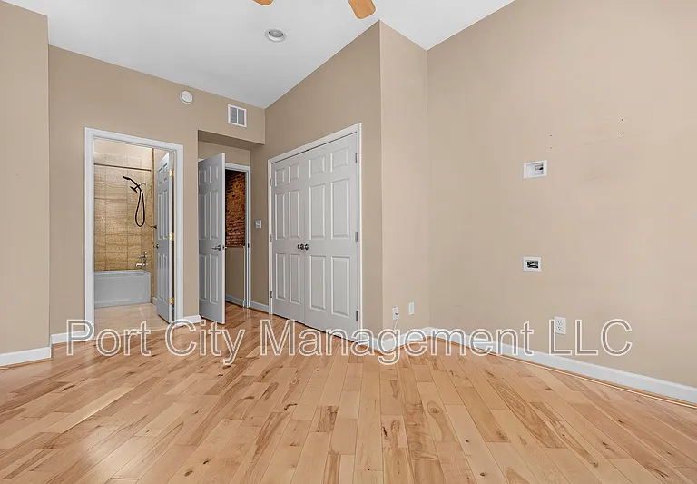 341 S Macon St — Photo 15