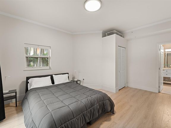 4th image of 70 Isle Of Venice Drive #102