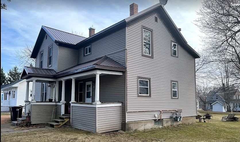 2nd image of 220 S 2nd St