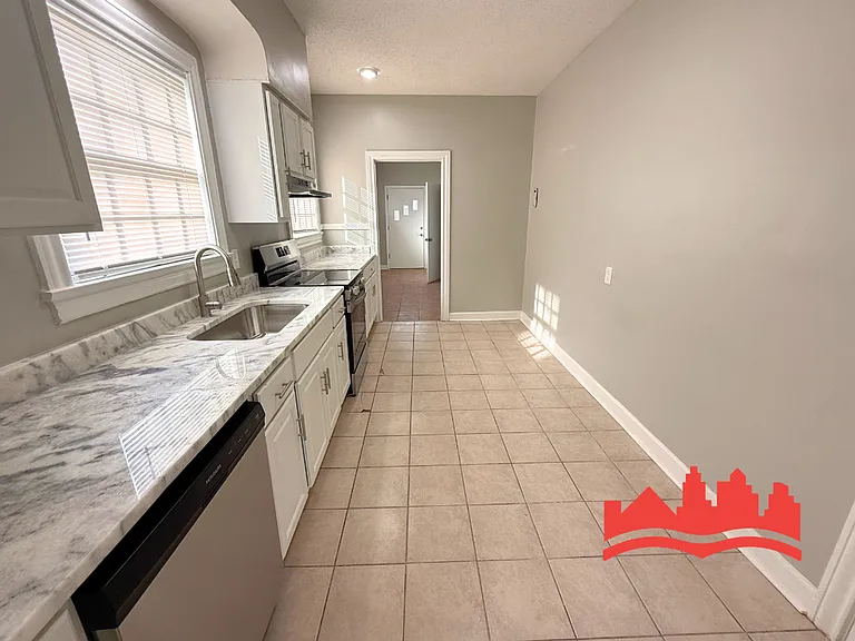 2244 Cypress Cir — Photo 8