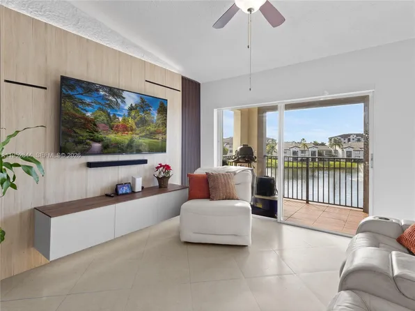 4460 NW 107th Ave APT 304-8, Doral, FL 33178