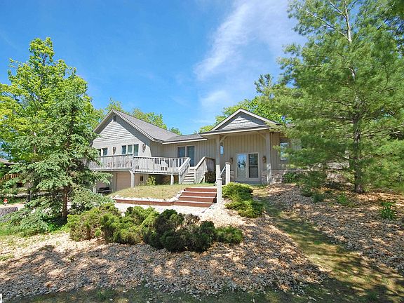 5th image of 5823 S Sylvan Ct
