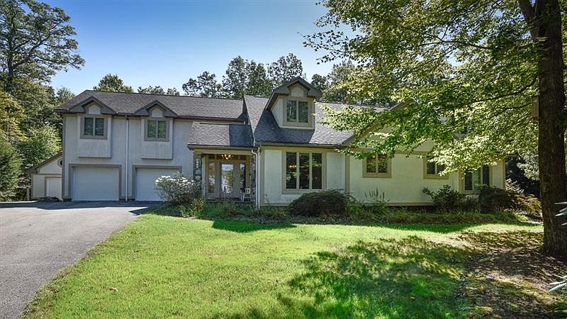 1st image of 128 Country Club Ct
