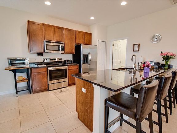 4th image of 2378 Seven Oaks Dr