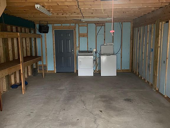 4th image of 122 2nd St Unit 1