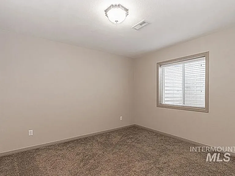 2221 S Frontier Dr — Photo 24