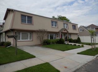 15748 85th St, Howard Beach, NY 11414