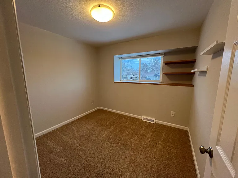 2560 Yarrow Ct — Photo 21