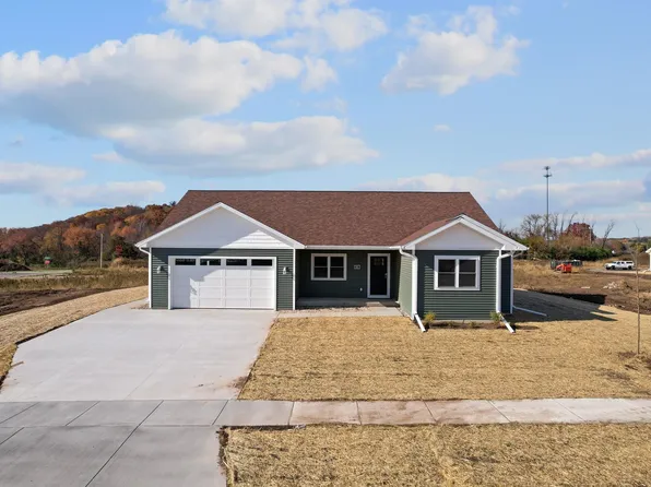 511 Roosevelt St, Baraboo, WI 53913
