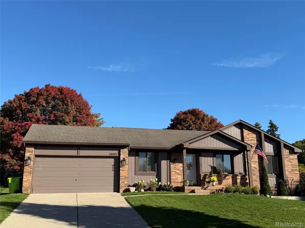 24492 Riverview Ln, Novi, MI 48374