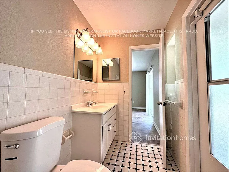 1324 W Hartley Cir — Photo 17