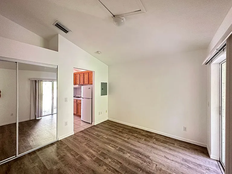 4630 SE Summerland Pl #6 — Photo 3