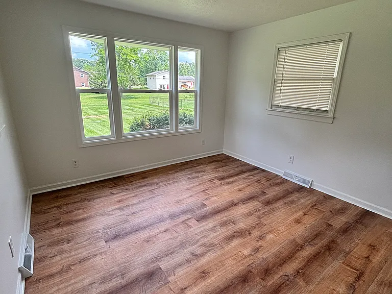 16765 Valley Forge Ln — Photo 7