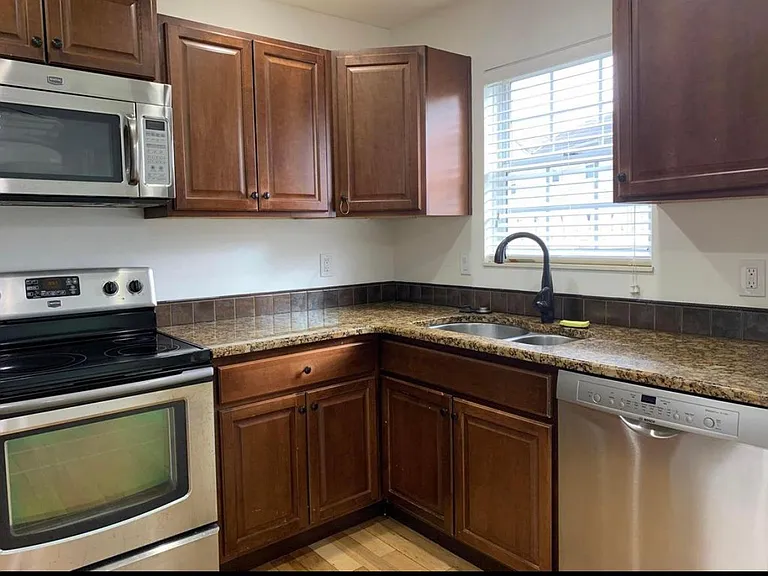 Deercrest Ct — Photo 9