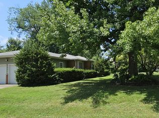 2262 E Bancroft St, Springfield, MO 65804