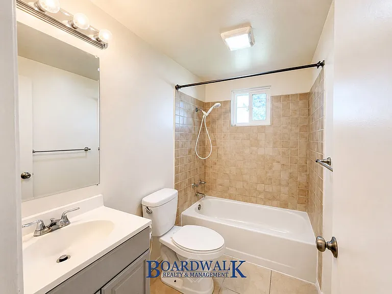 3549 S Colby Ave — Photo 10