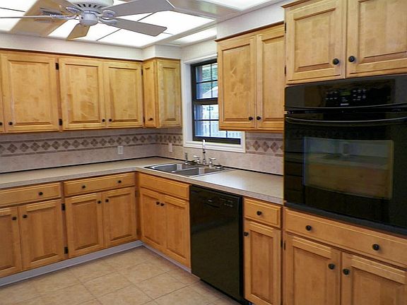 4th image of 3021 Somerset Ave