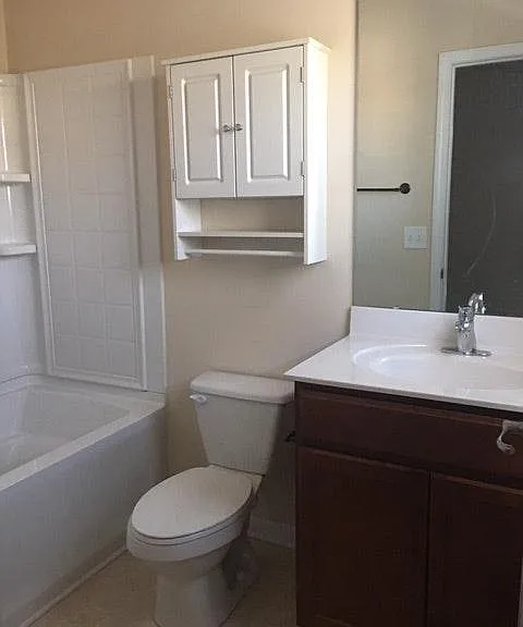 Bathroom2 2nd floor