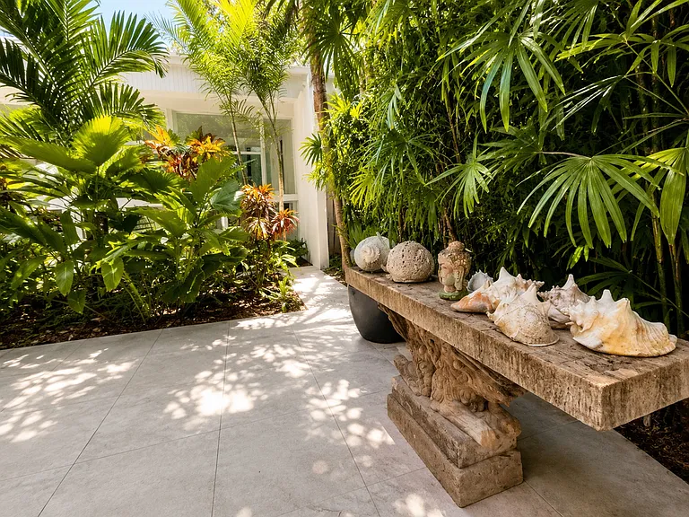 Inagua Ave — Photo 3