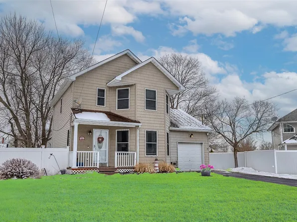 195 Forest Road W, Mastic Beach, NY 11951