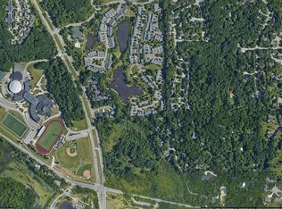 640 Watersedge Dr, Ann Arbor, MI 48105