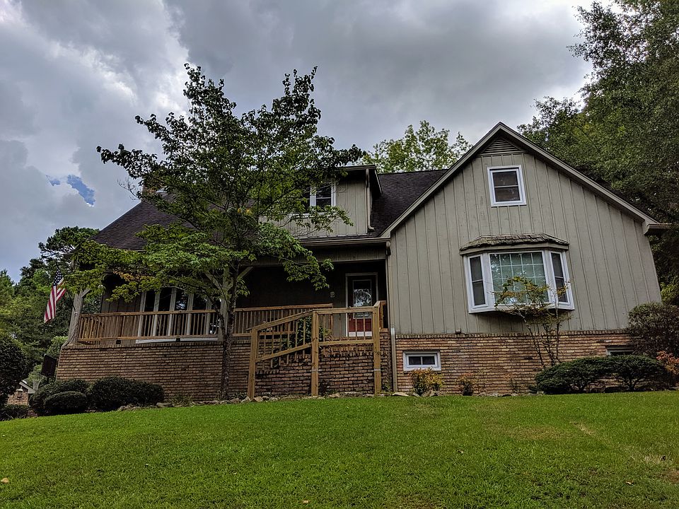 Tri-level beatiful home