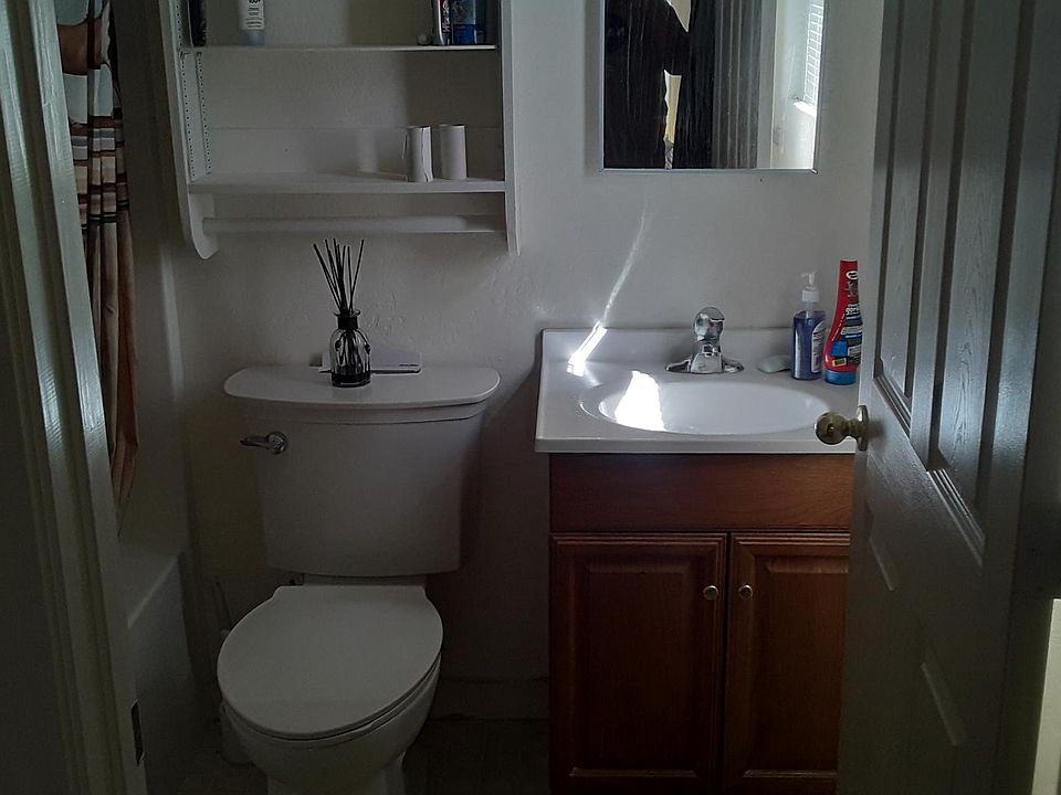 1st image of 2592 Live Oaks Trl