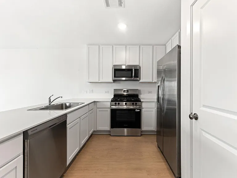 3005 Majestic Sunrise Dr — Photo 7