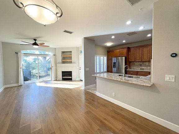 3rd image of 6 Veneto Ln