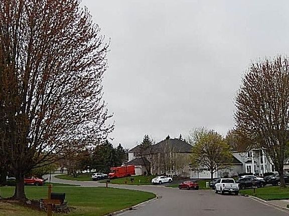 5th image of 7905 Drake Rd