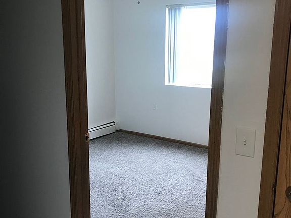 5th image of 303 S Iowa St #Vv30