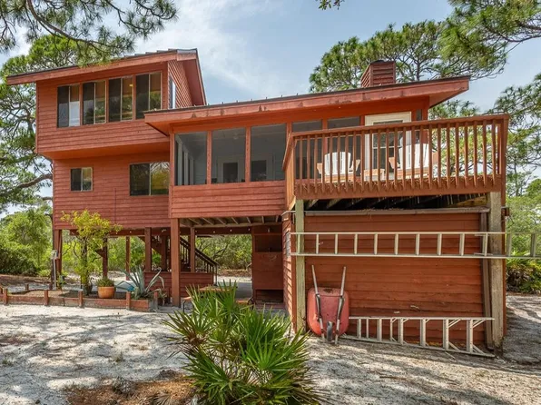 1240 Sea Dune Dr, Eastpoint, FL 32328