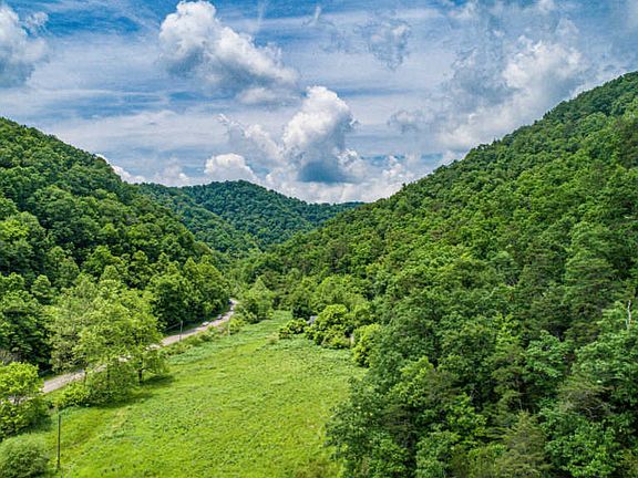 3rd image of 437 Old Carden Hollow Rd
