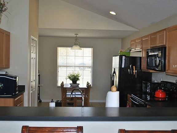 4th image of 1135 Bluegrass Dr