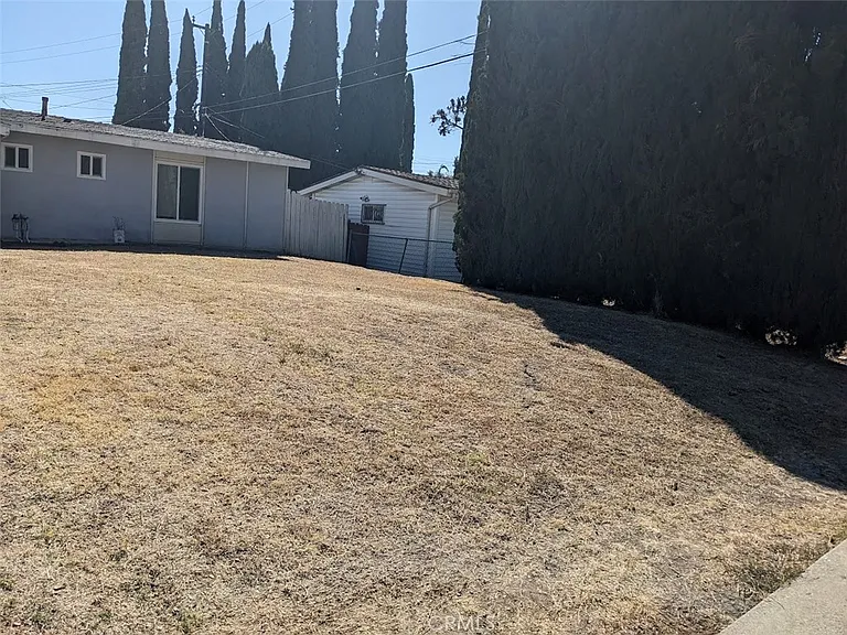 2115 Sierra Leone Ave — Photo 2