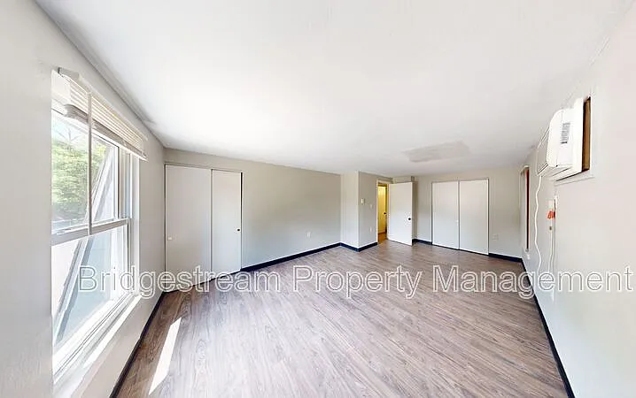 144 Forest St — Photo 6