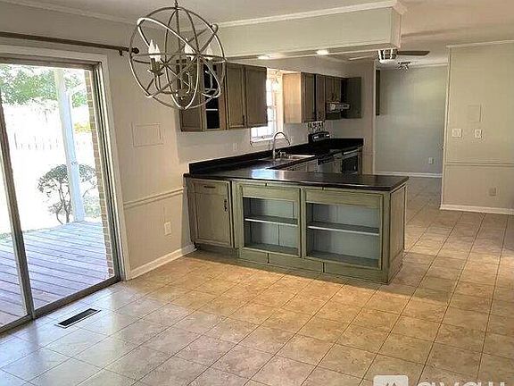 5th image of 134 Milford Dr