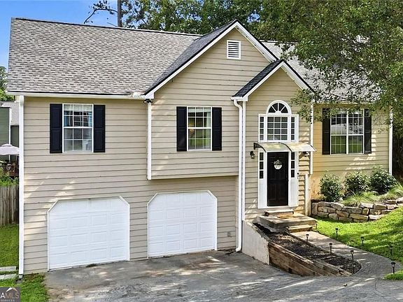 3rd image of 4929 Shallow Ridge Rd NE