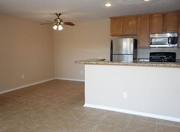 3rd image of 3454 Castle Glen Dr Unit 111