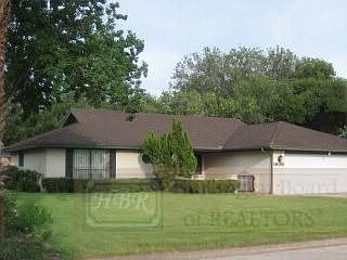 1st image of 1608 Palm Valley Dr E