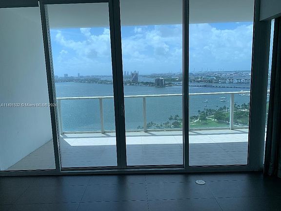 3rd image of 2020 N Bayshore Dr APT 2305