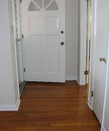 2nd image of 1043 Shawnee Dr