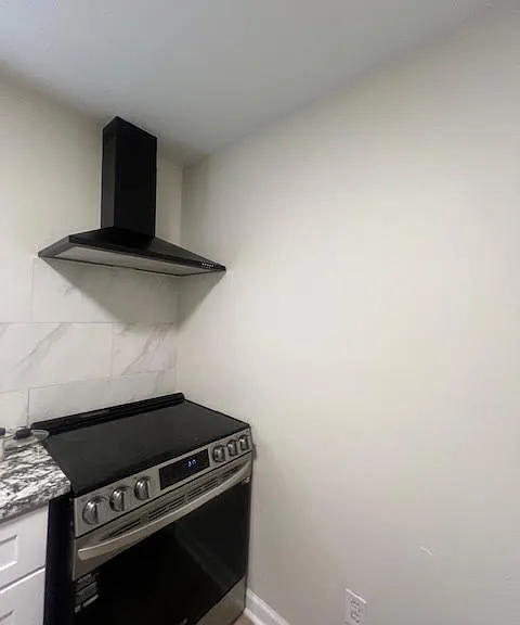 506 N Line St — Photo 3