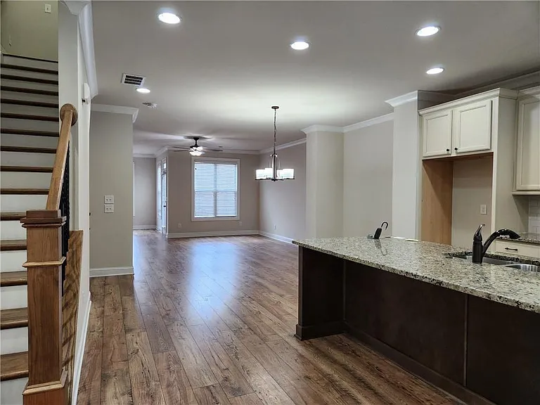 1323 Faircrest Way — Photo 6