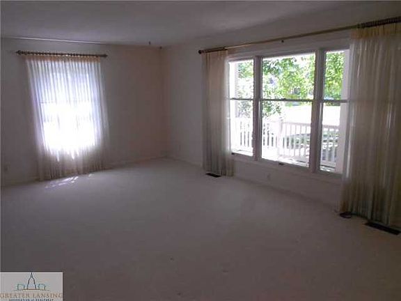 3rd image of 5880 E Blythefield Dr