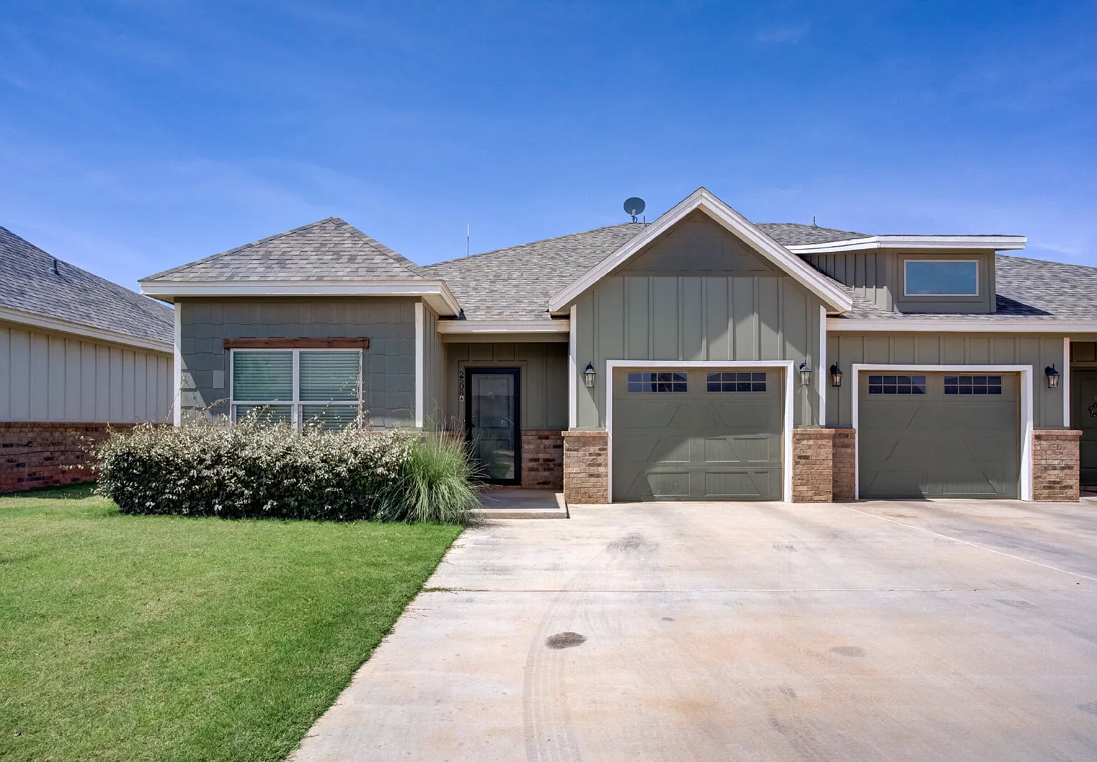 3 bed, 2.0 bath, 1400 sqft, $1,450 — Photo 2