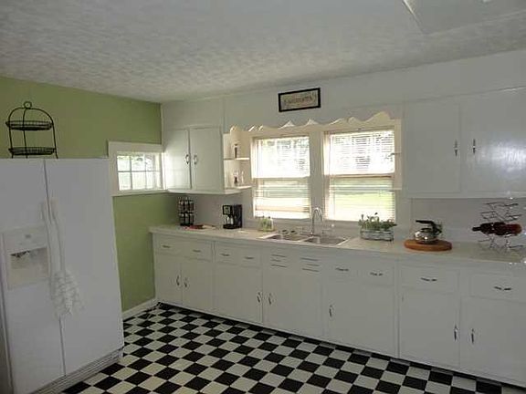 3rd image of 1283 W County Road 1800 N