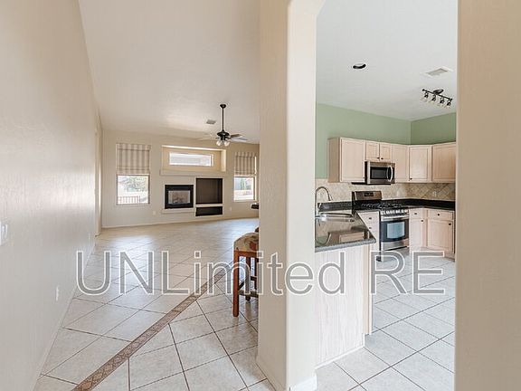 4th image of 1041 S Vista Grande Dr